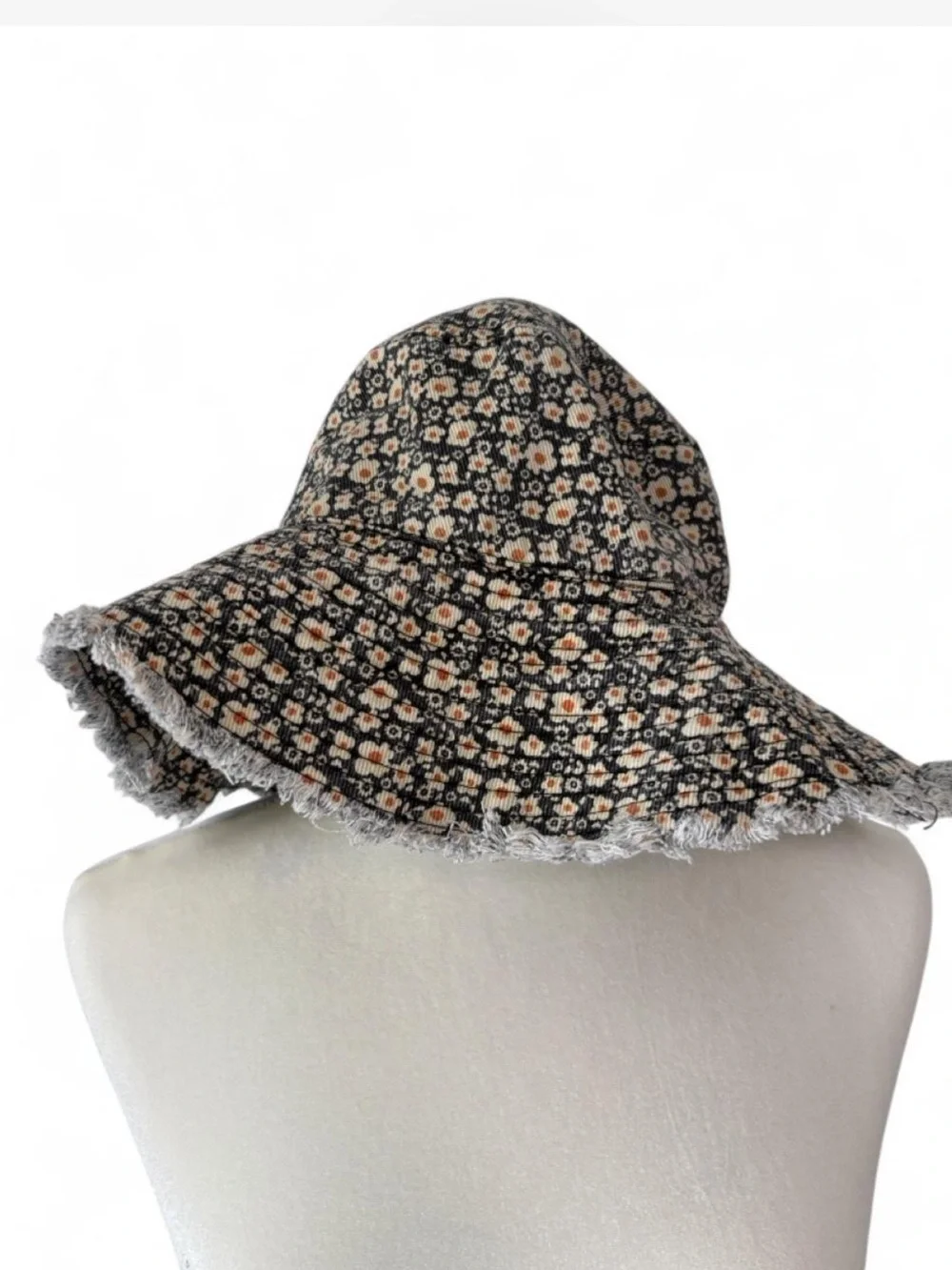 Natural Life Floral Frayed Bucket Hat Black Daisy Print Cottagecore Boho